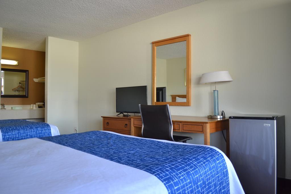 Travelodge By Wyndham Sea-Tac Airport North ทัควิลา ภายนอก รูปภาพ