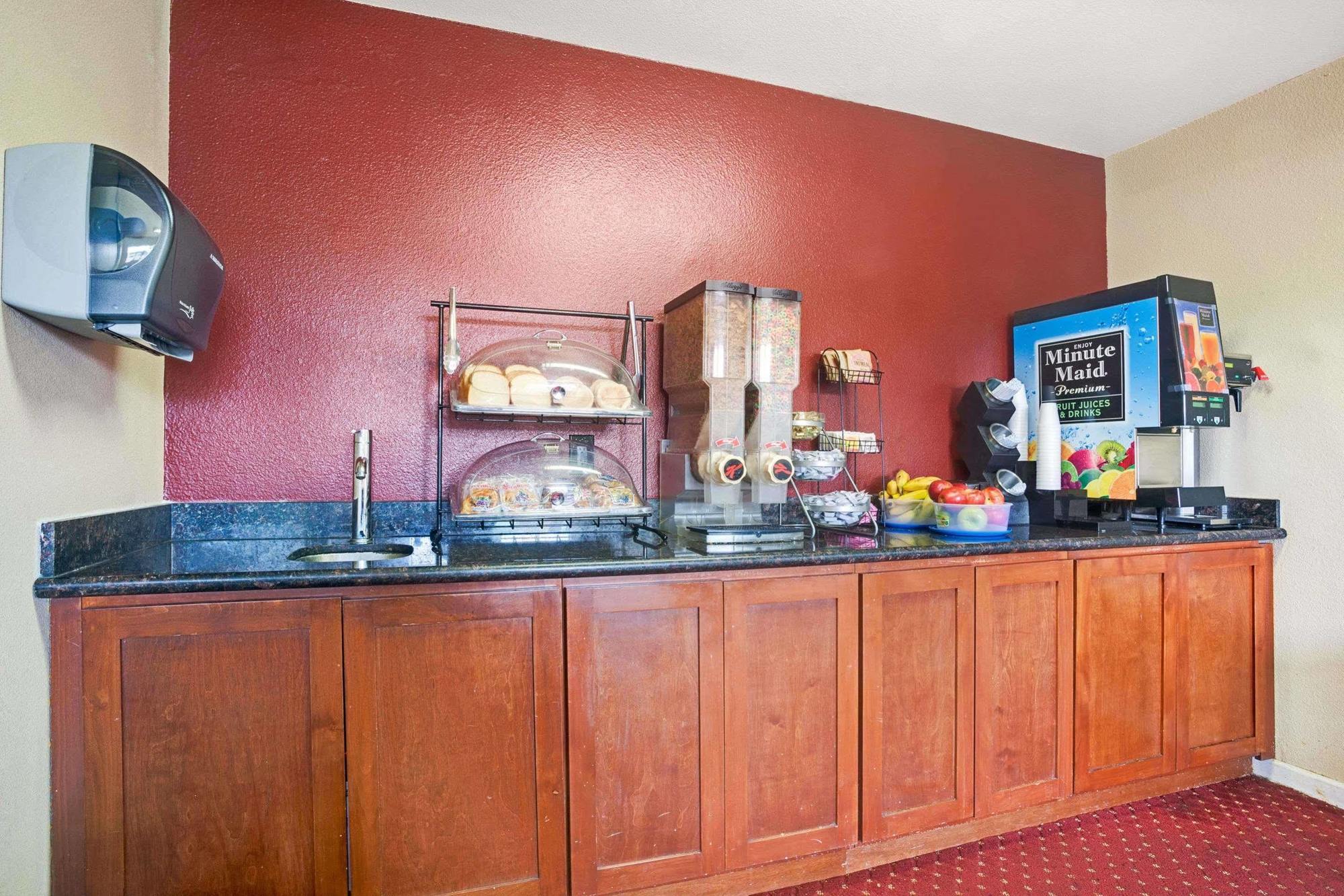 Travelodge By Wyndham Sea-Tac Airport North ทัควิลา ภายนอก รูปภาพ